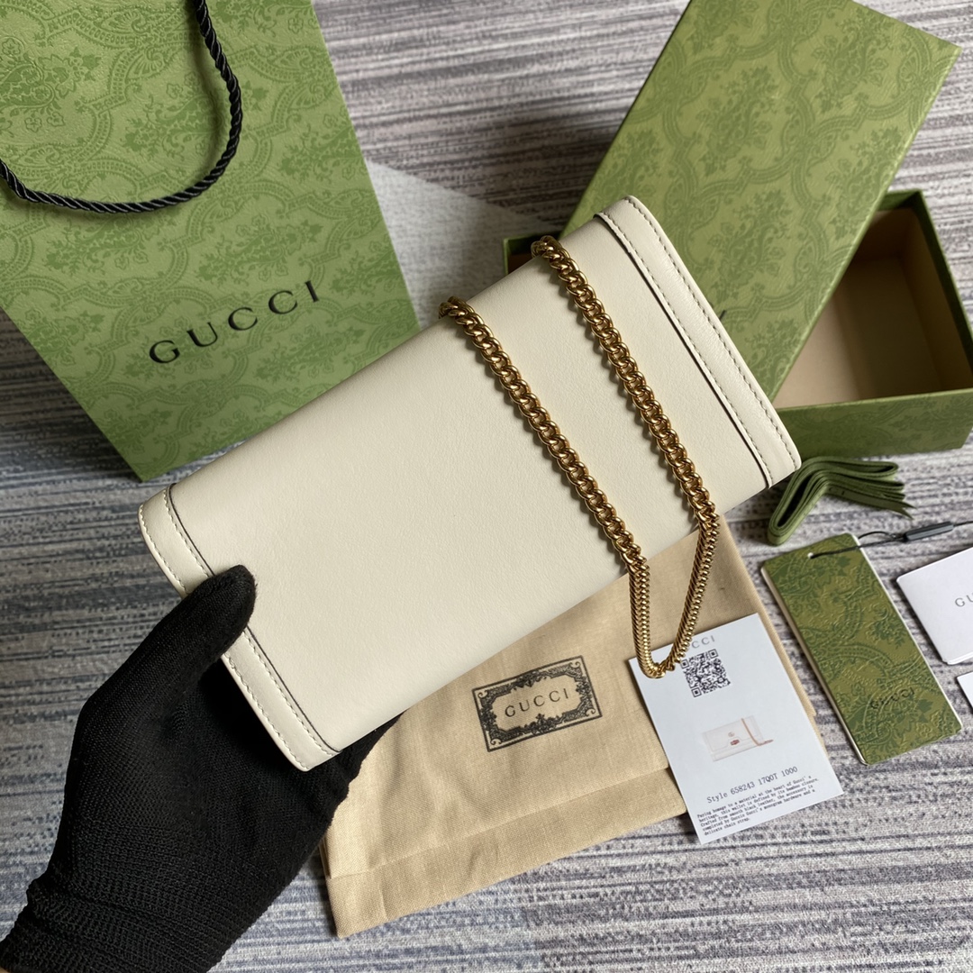 Gucci Diana Chain Wallet With Bamboo 658243 White